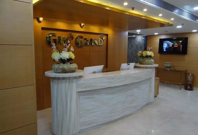 ホテル Av Royale Gms Road