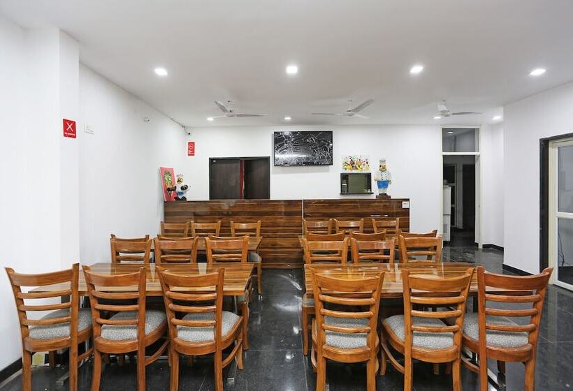 호텔 White Oak  And Restaurants