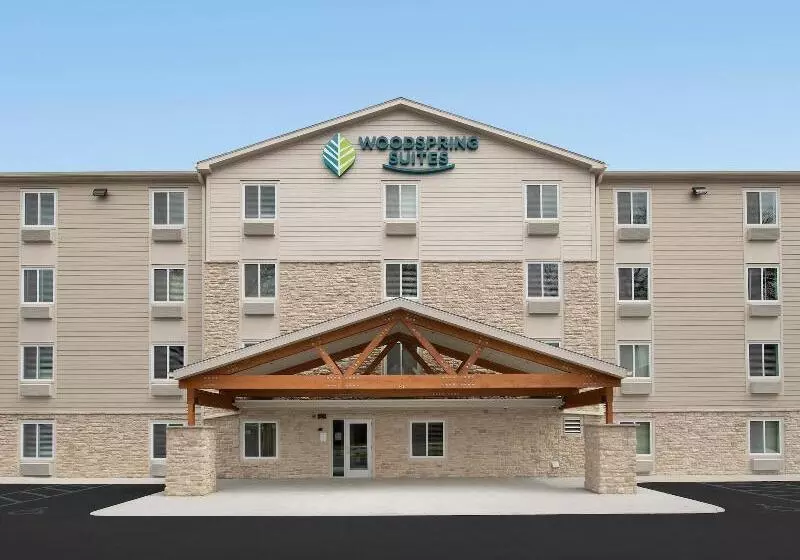 ホテル Woodspring Suites Naples