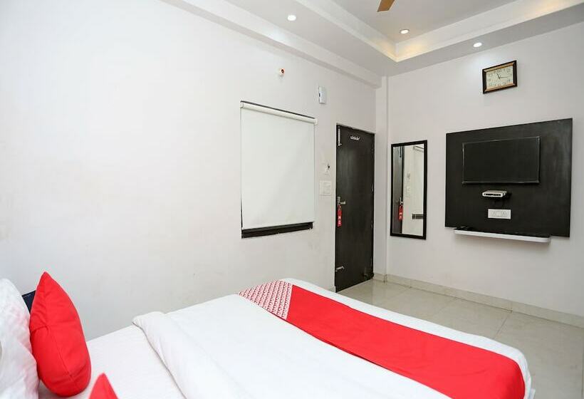 Oyo 13576 Hotel Residency