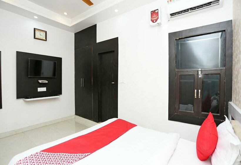 Oyo 13576 Hotel Residency