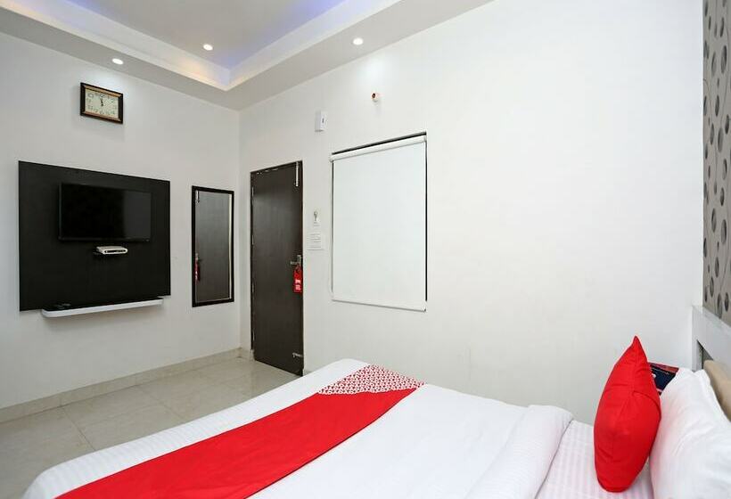 Oyo 13576 Hotel Residency