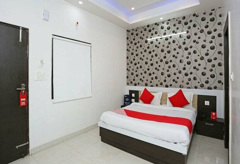 Oyo 13576 Hotel Residency