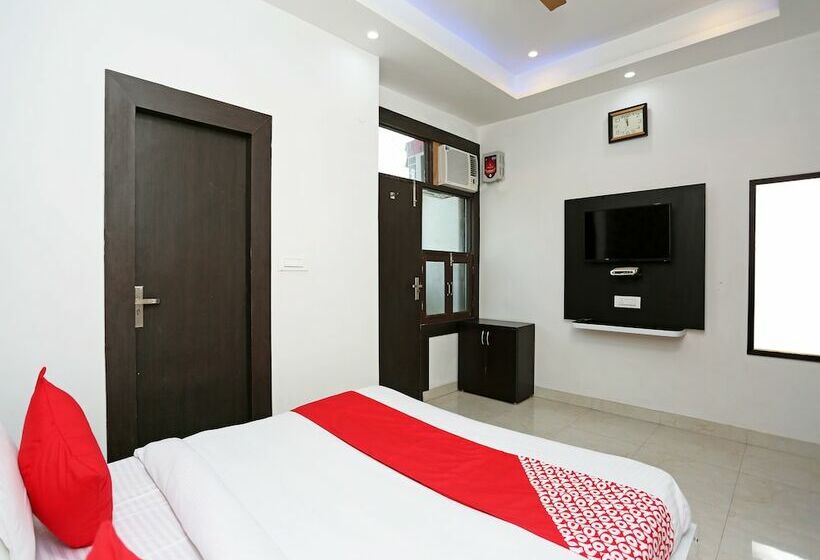 Oyo 13576 Hotel Residency