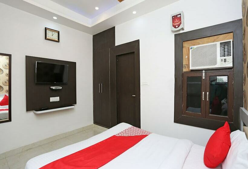 Oyo 13576 Hotel Residency