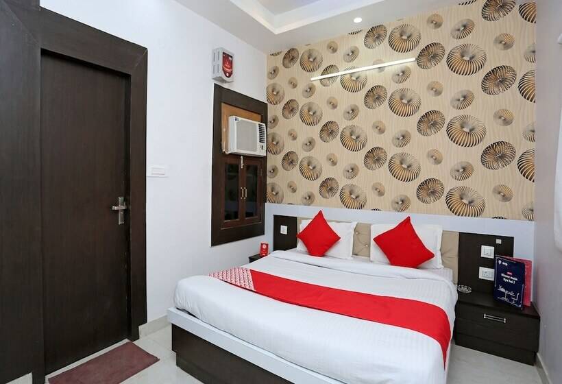 Oyo 13576 Hotel Residency
