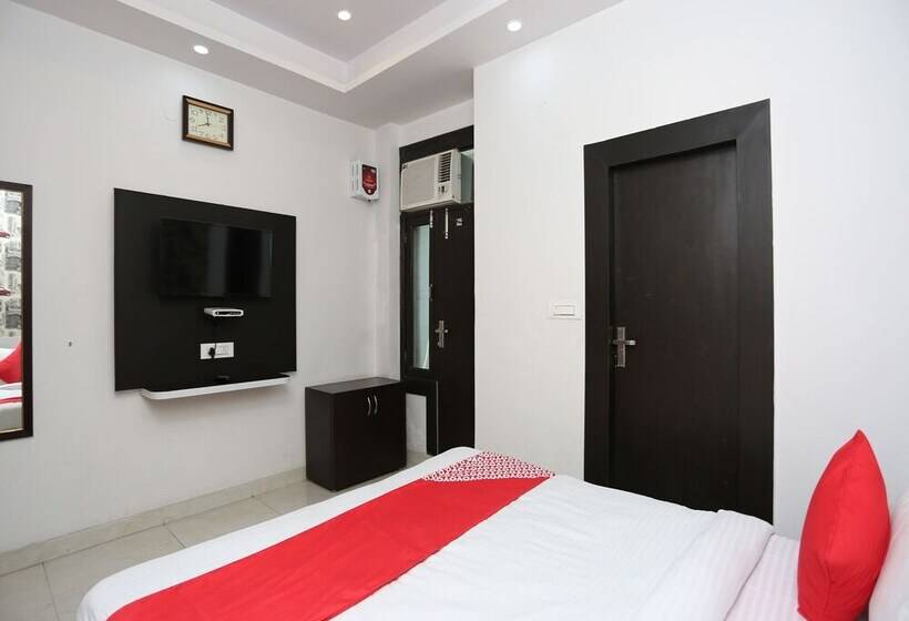 Oyo 13576 Hotel Residency