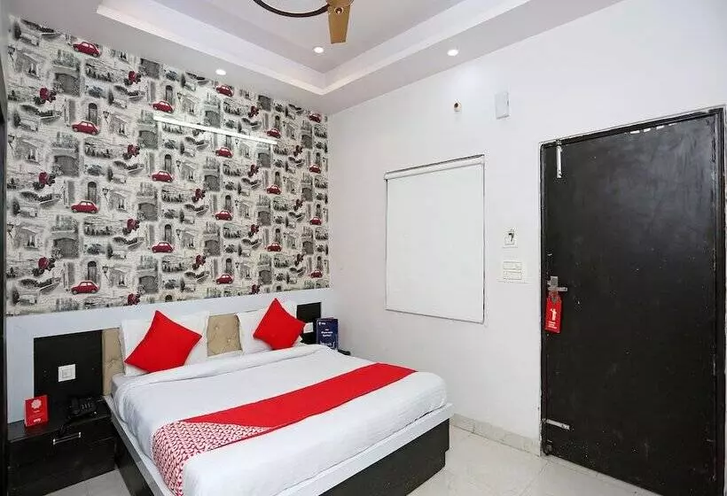 Oyo 13576 Hotel Residency
