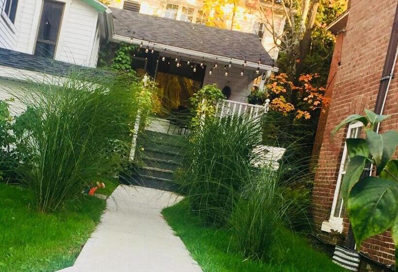 بنسيون Loft Des Suites North Hatley