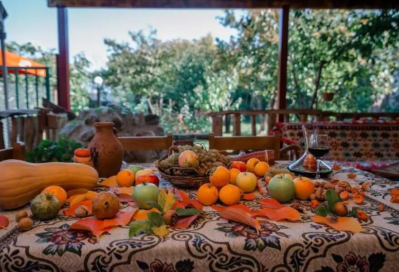 پانسیون Guest House Poligloti