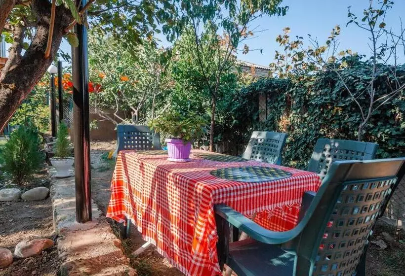 پانسیون Guest House Poligloti