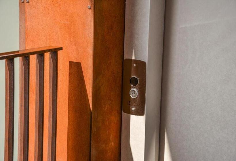 بنسيون Theresia