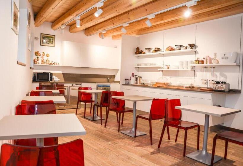 بنسيون Theresia