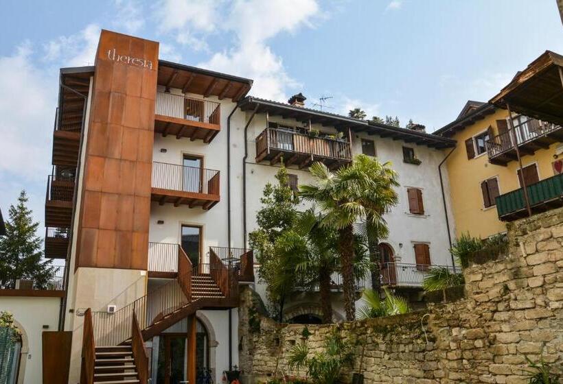 بنسيون Theresia