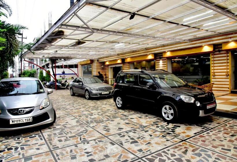 فندق Suraj Palace