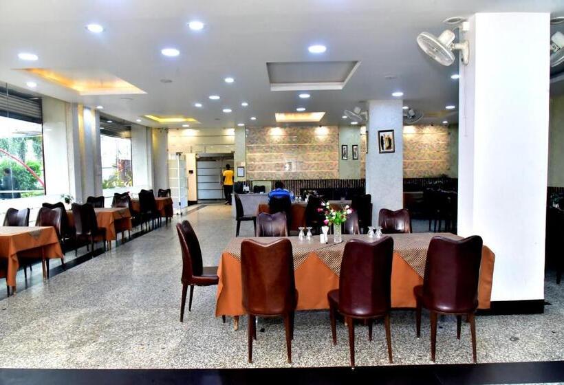 فندق Suraj Palace