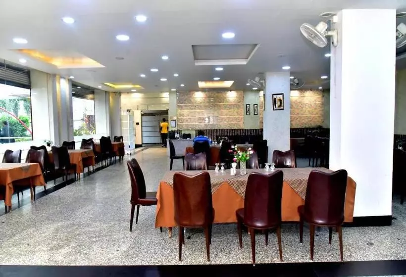 هتل Suraj Palace
