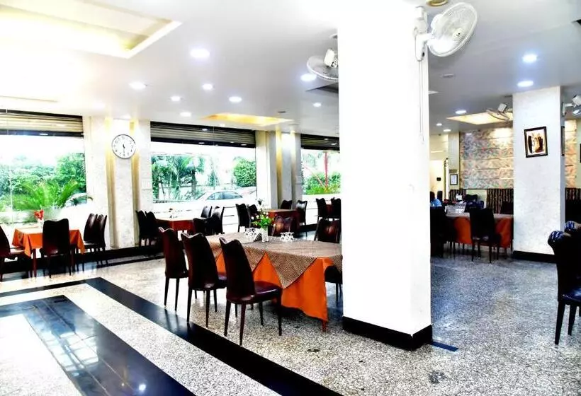 هتل Suraj Palace