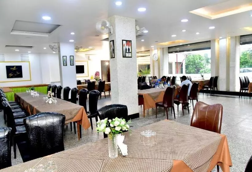 هتل Suraj Palace