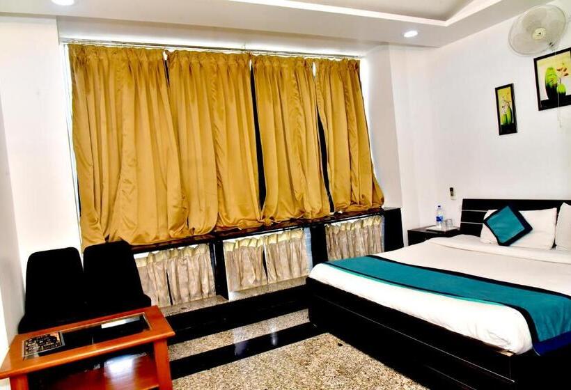 فندق Suraj Palace