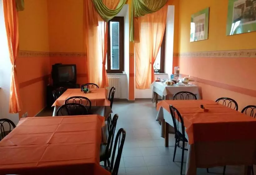 Hotelli Ostello Ortensi