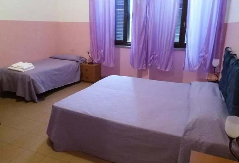 Hotelli Ostello Ortensi