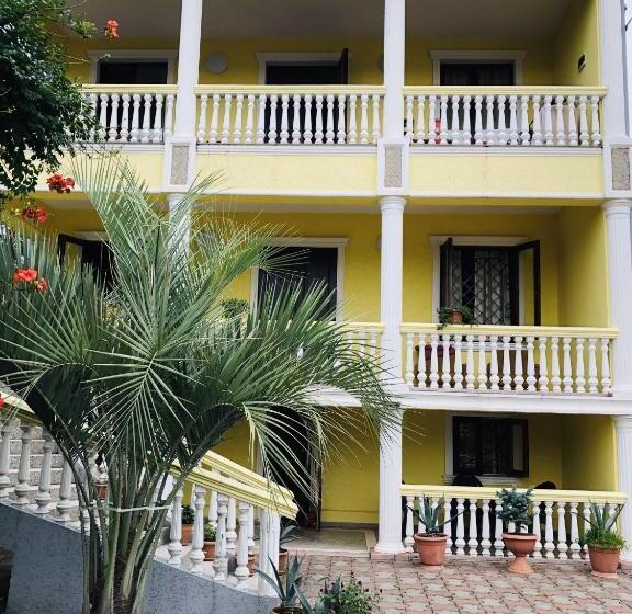 پانسیون George's House