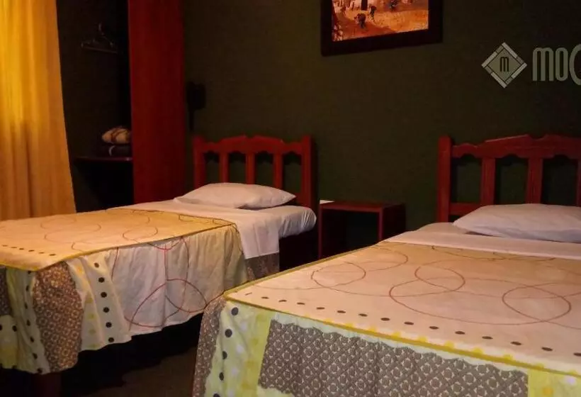 پانسیون Hostal Residencial Mochica