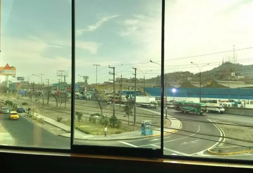 پانسیون Hostal Residencial Mochica