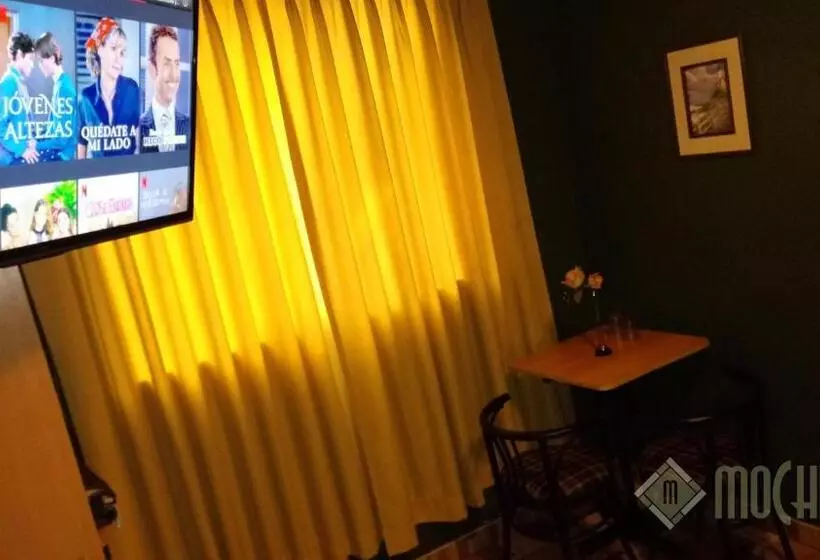 پانسیون Hostal Residencial Mochica