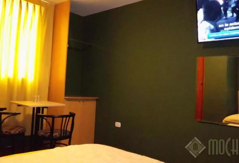 پانسیون Hostal Residencial Mochica