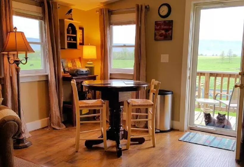 Piney Hill B & B And Cottages
