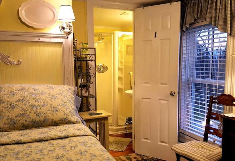 Piney Hill B & B And Cottages