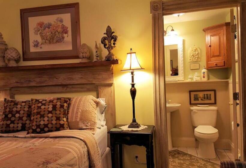 Piney Hill B & B And Cottages