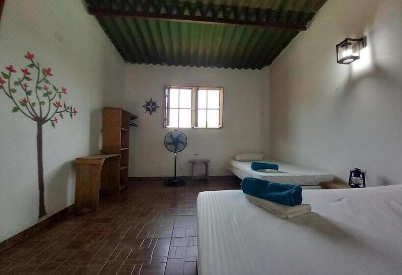 پانسیون Hostal Luz De Luna