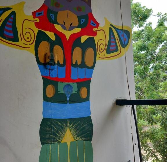 پانسیون Hostal Luz De Luna