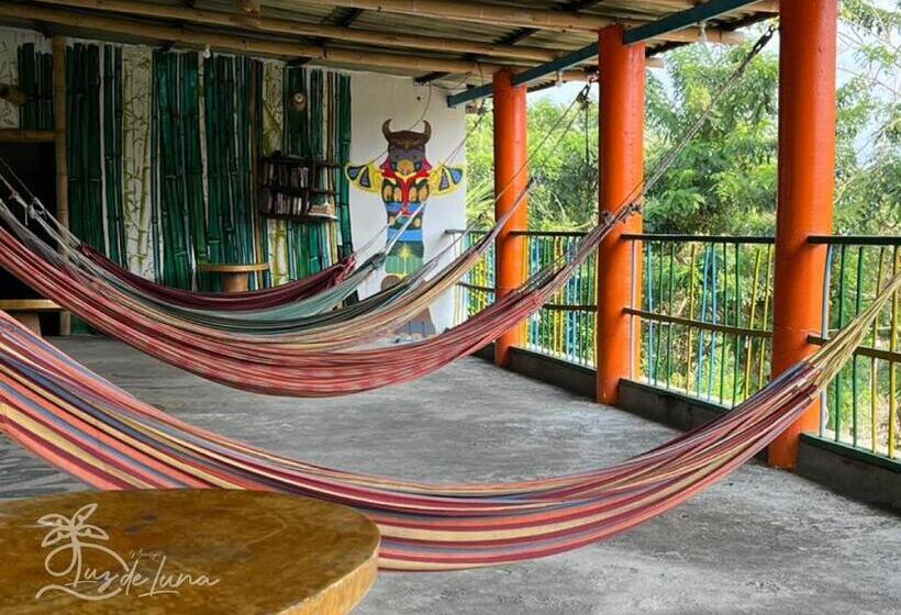 پانسیون Hostal Luz De Luna