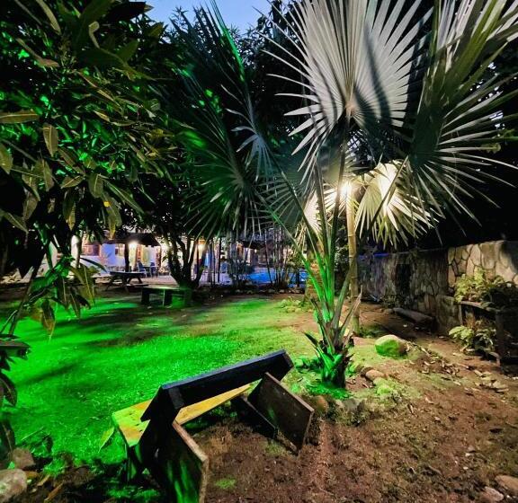 پانسیون Hostal Luz De Luna