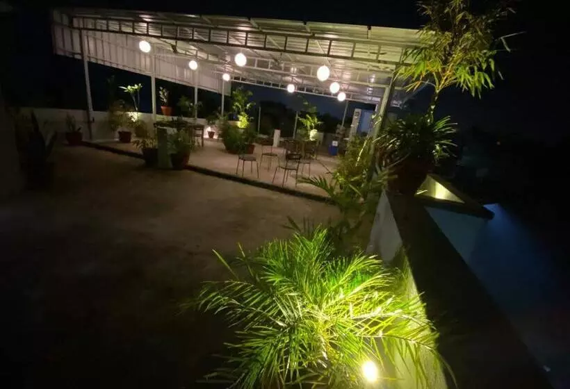 پانسیون La Paradise Residency