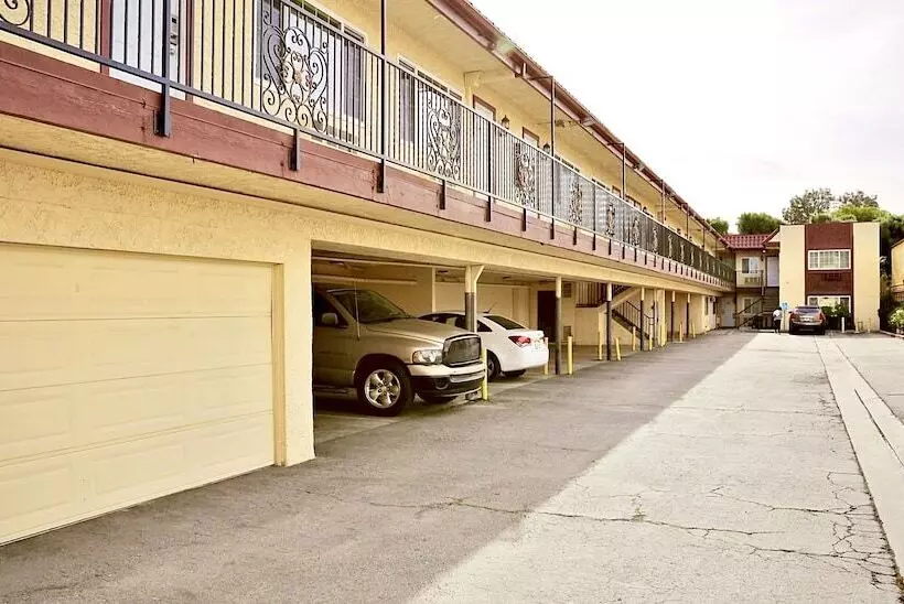 Retkeilymaja Norwalk Inn & Suites