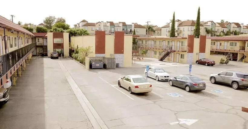 Retkeilymaja Norwalk Inn & Suites