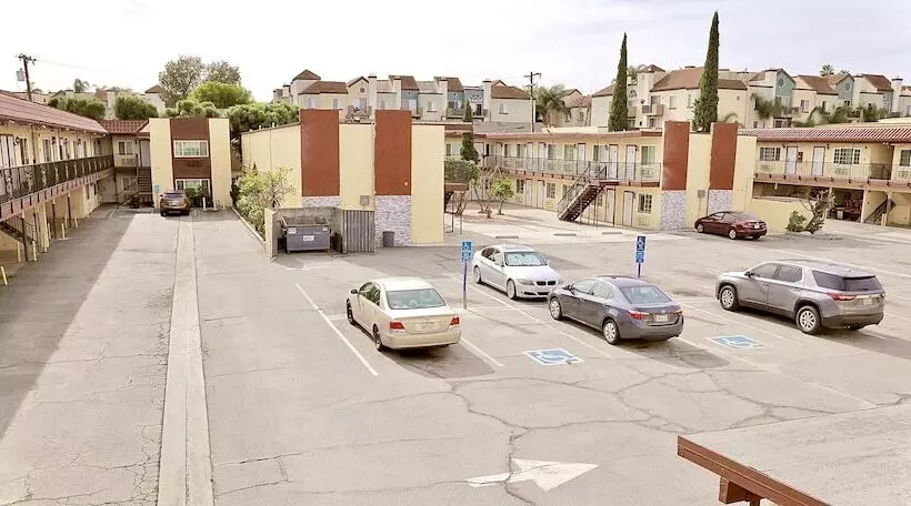 Retkeilymaja Norwalk Inn & Suites