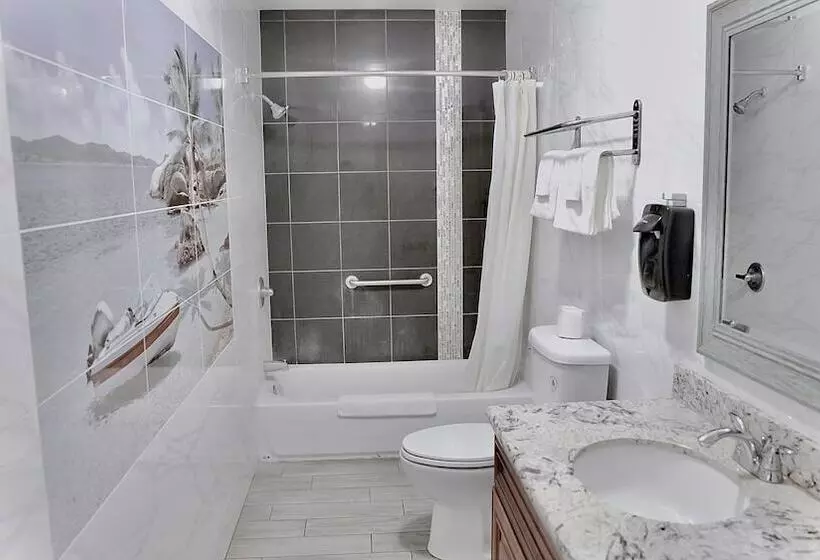 Retkeilymaja Norwalk Inn & Suites