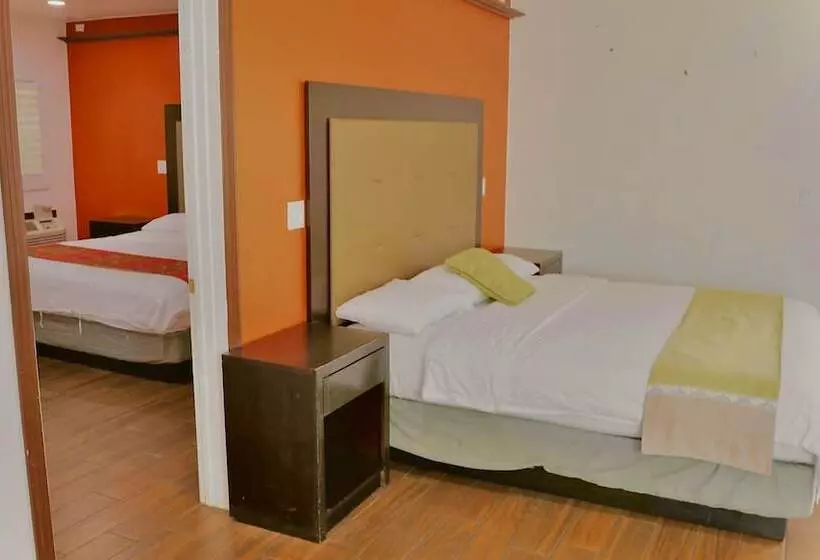 Retkeilymaja Norwalk Inn & Suites