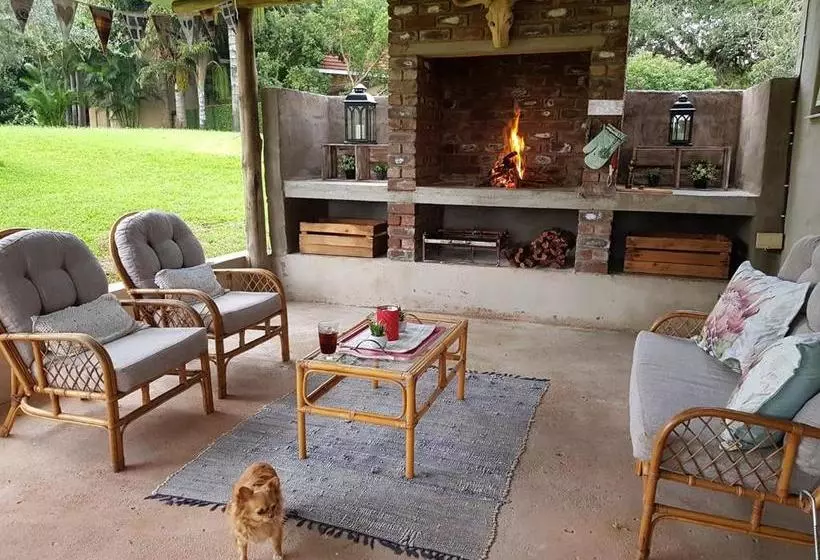 ホテル Little Farm Cottage