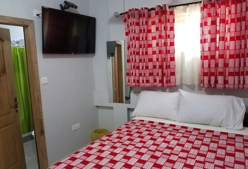 פנסיון Sharp Guesthouse