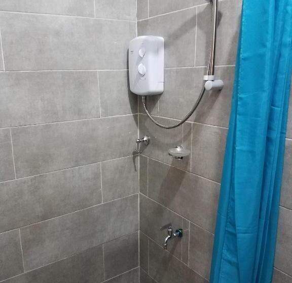 פנסיון Sharp Guesthouse