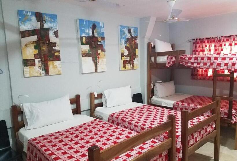 פנסיון Sharp Guesthouse