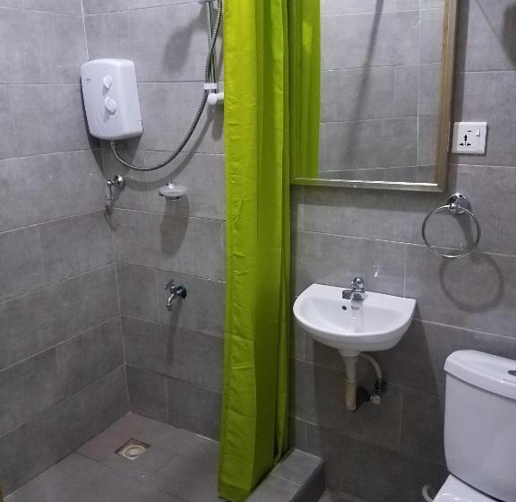 פנסיון Sharp Guesthouse