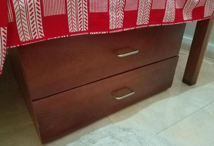 פנסיון Sharp Guesthouse